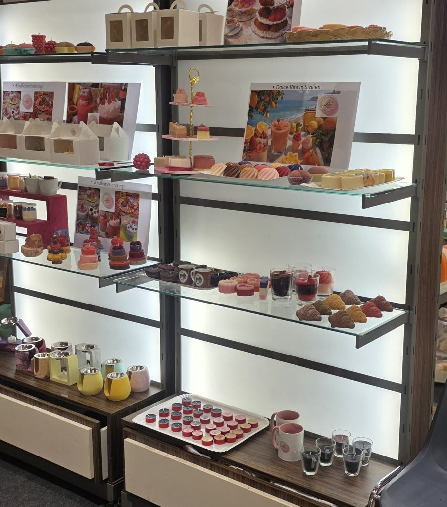 Présentoir de bougies-pâtisseries LUX lors d'un salon en Allemagne
